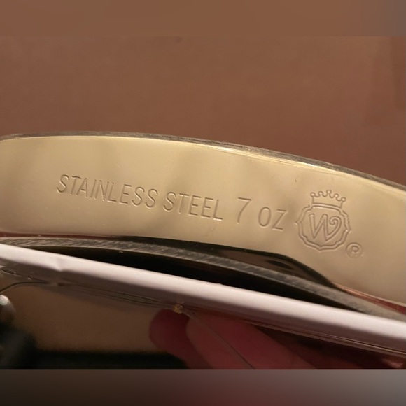 HOLIDAY FLASK “Elfin Around” etched on Flask - Picture 4 of 4